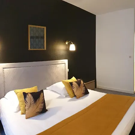 Hotel Le Rohan Charme Et Caractere Pontivy Exterior foto