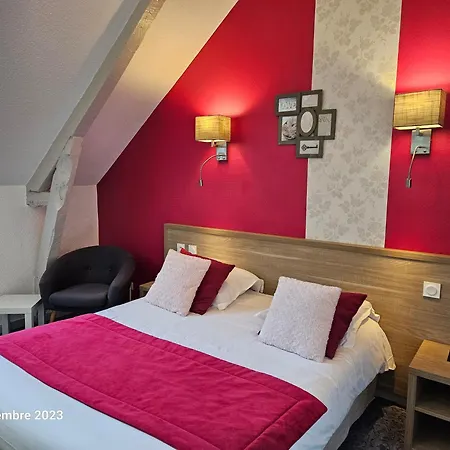 Hotel Le Rohan Charme Et Caractere Pontivy Exterior foto